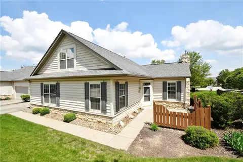1004 St Andrews Dr, Washington, PA 15301