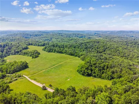 000 Weimer Rd, Leechburg, PA 15656