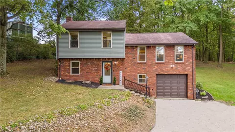 524 Sandy Hill Rd, Irwin, PA 15642