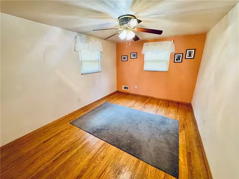 126 Preston Dr, Braddock, PA 15104 photo 17