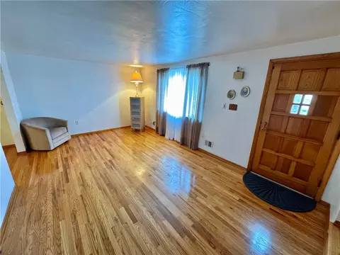 126 Preston Dr, Braddock, PA 15104 photo 2