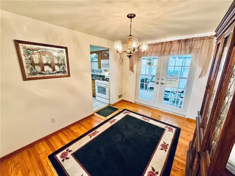126 Preston Dr, Braddock, PA 15104 photo 6