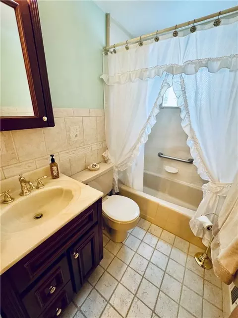 126 Preston Dr, Braddock, PA 15104 photo 22