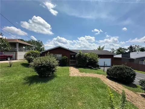 1020 Grove St Ext, Greensburg, PA 15601