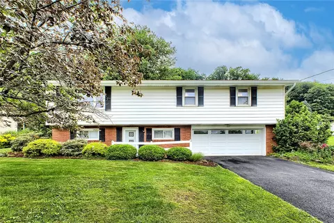 325 N Ben Franklin Rd, Indiana, PA 15701