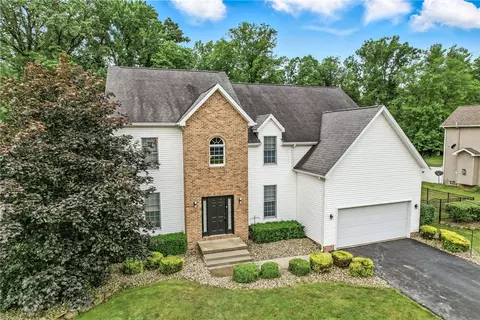 1603 Lori Ln, Hermitage, PA 16148