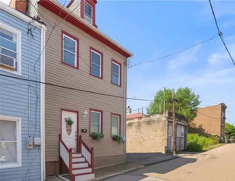 841 Blossom Way, Pittsburgh, PA 15212