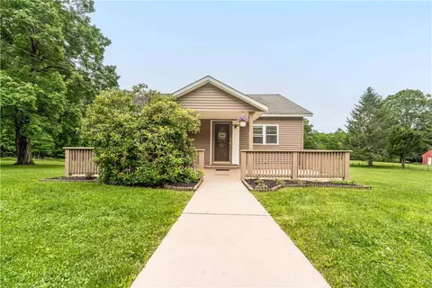 2228 Dinnerbell Five Forks Rd, Farmington, PA 15437