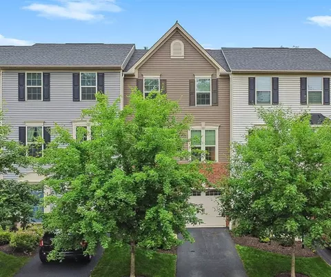 122 Arbor Trail Dr, Mckees Rocks, PA 15136