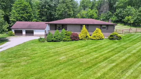 1343 Venetia Rd, Eighty Four, PA 15330