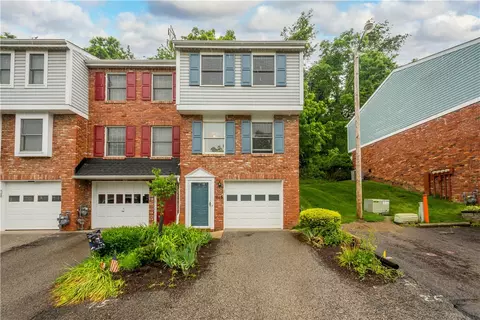 1115 Timberidge Dr, Bethel Park, PA 15102