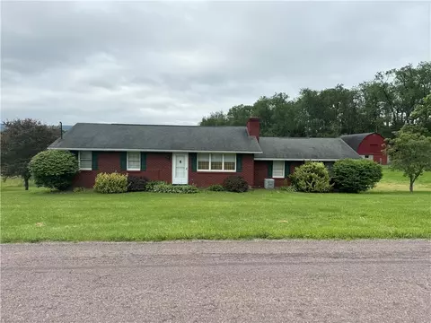 300 Pandora Rd, Derry, PA 15627