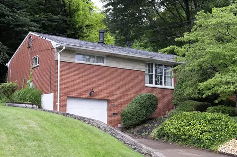 3178 Woodridge Dr, Pittsburgh, PA 15227