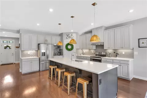 Kitchen - 205 Regency Dr, Eighty Four, PA 15330 photo 2 of 3