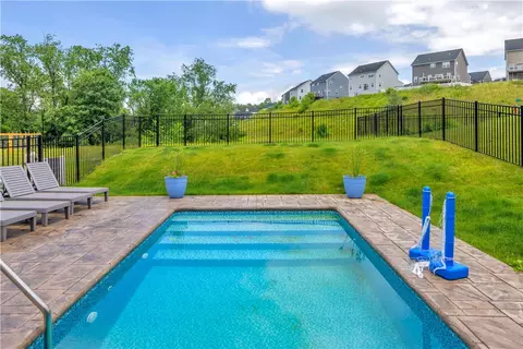 Exterior - 205 Regency Dr, Eighty Four, PA 15330 photo 5 of 7
