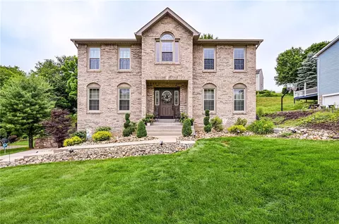 4025 Holiday Park Dr, Murrysville, PA 15668