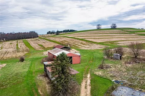 2063 Boquet Rd, Jeannette, PA 15644