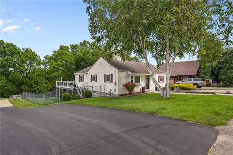 1072 Aetna Dr, Ellwood City, PA 16117