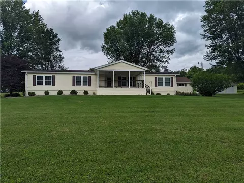 767 Marianna Lone Pine Rd, Amity, PA 15311