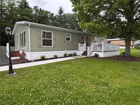 16 Concord Cir, Freedom, PA 15042