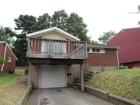 129 Windsor Dr, Pittsburgh, PA 15235