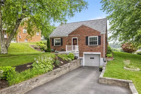 929 Edward Dr, Pittsburgh, PA 15227