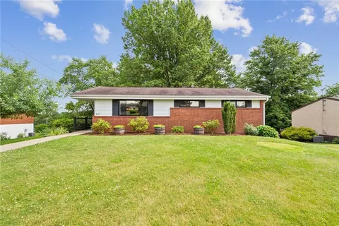 4047 Crestwood Dr, Gibsonia, PA 15044