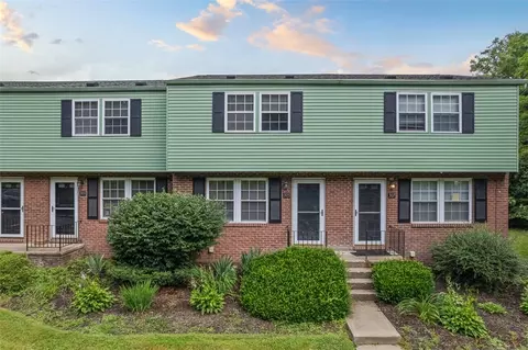 305 Laporte Ct, Cranberry Township, PA 16066