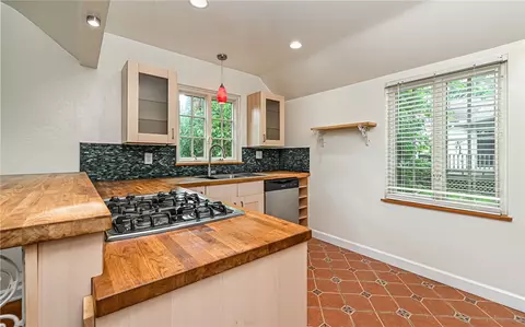 Kitchen - 300 S Pasadena Dr, Pittsburgh, PA 15215 photo 1 of 2