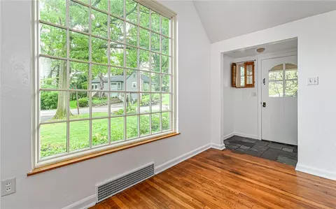 Living - 300 S Pasadena Dr, Pittsburgh, PA 15215 photo 1 of 7