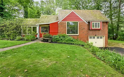 300 S Pasadena Dr, Pittsburgh, PA 15215