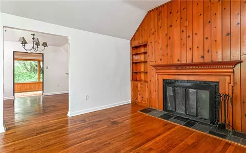 Living - 300 S Pasadena Dr, Pittsburgh, PA 15215 photo 5 of 7