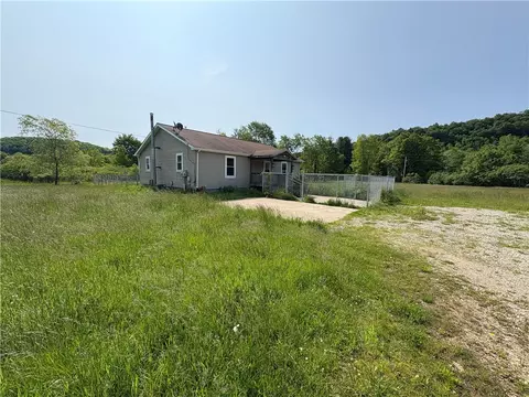 114 Cardinal Rd, Glen Campbell, PA 15742