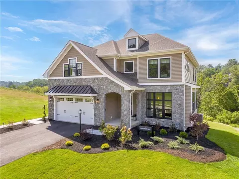 1006 Stonegate Dr, Mcdonald, PA 15057