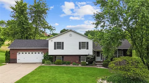 321 Dairy Farm Rd, New Kensington, PA 15068
