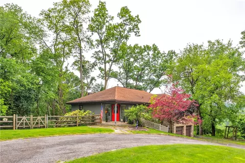 300 High St, Oakmont, PA 15139