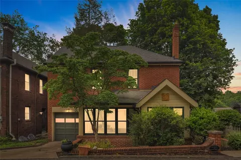5256 Beeler St, Pittsburgh, PA 15217