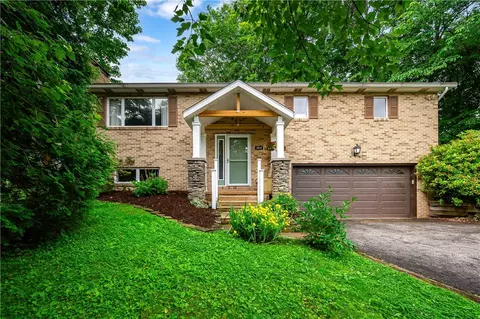 202 Village Ln, New Wilmington, PA 16142