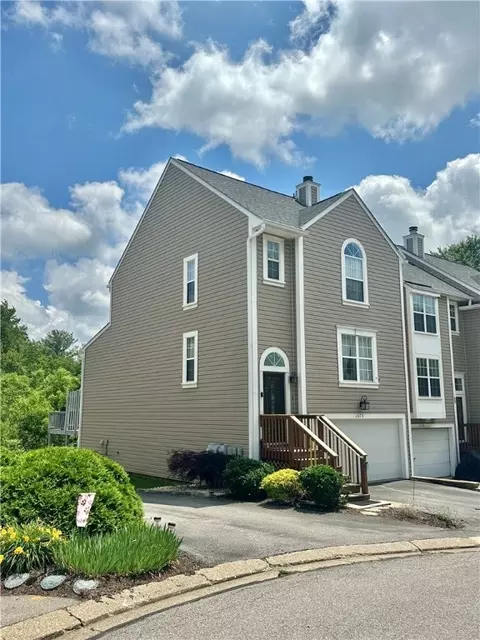2673 Hunters Point Dr, Wexford, PA 15090