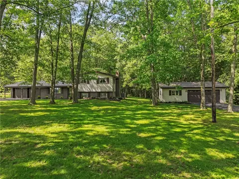 448 Rohrmann Rd, Darlington, PA 16115