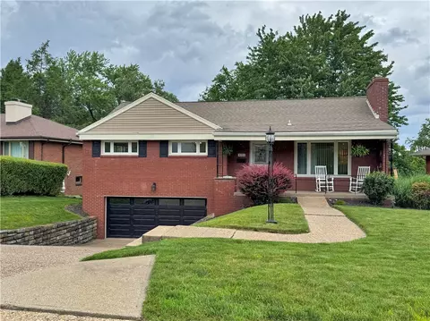 4703 Meadowgreen Dr, Pittsburgh, PA 15236