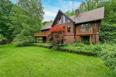 117 Oak Dr, Evans City, PA 16033