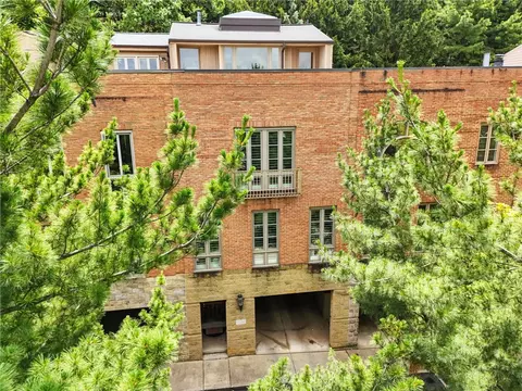 140 N Woodland Rd, Pittsburgh, PA 15232