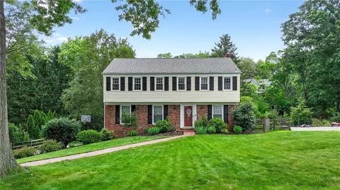 130 Kent Dr, Pittsburgh, PA 15241