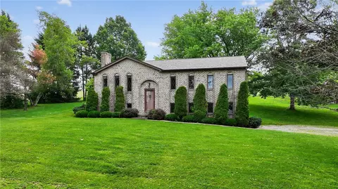 228 Bowman Rd, Bridgeville, PA 15017
