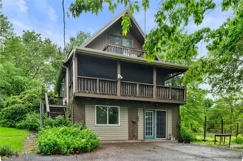 237 Pine Hill Ln, Pittsburgh, PA 15238