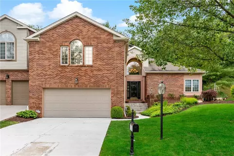 195 Fairway Landings Dr, Canonsburg, PA 15317