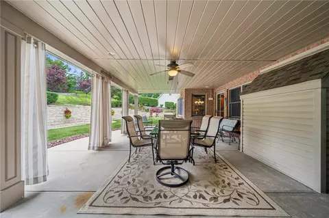 731 Stonebridge Dr, Irwin, PA 15642 photo 31