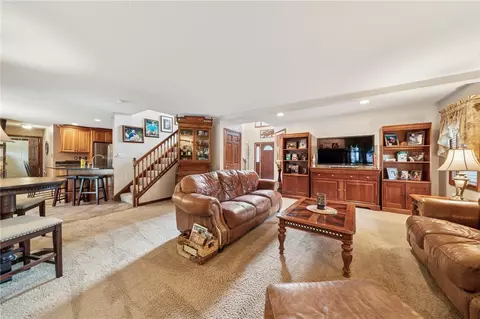 731 Stonebridge Dr, Irwin, PA 15642 photo 15