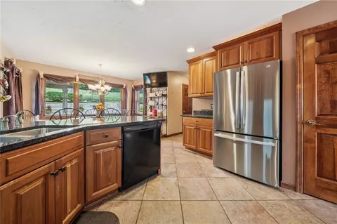 731 Stonebridge Dr, Irwin, PA 15642 photo 7